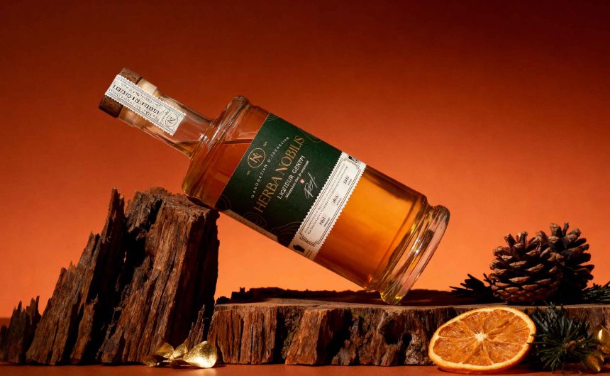 Bouteille de Génépi idéal pour un digestif ou un apéritif