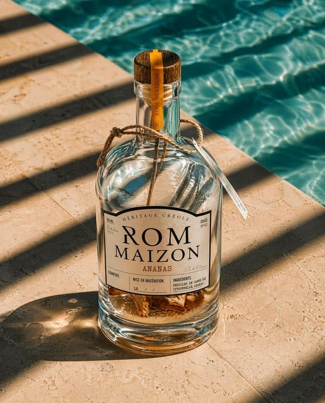 Kit de rhum arrangé maison Rom Maizon ananas – bouteille premium épices et banane